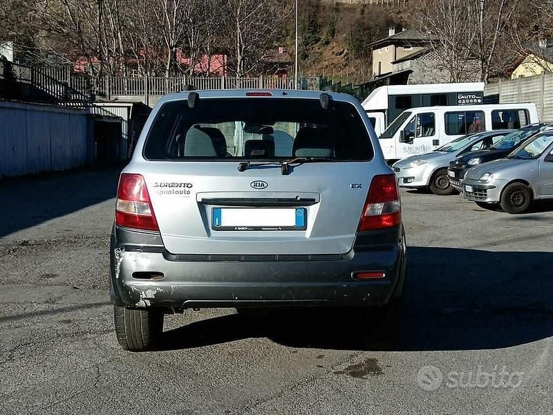 Usata Kia Sorento Active 140 CV (102 kW) 2004 Marrone SUV