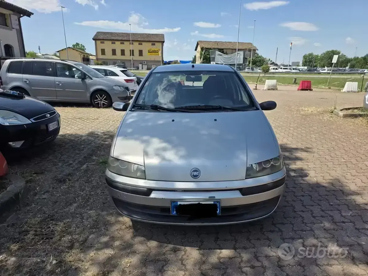 Usata Fiat Punto 80 CV (58 kW) 2000 Utilitaria