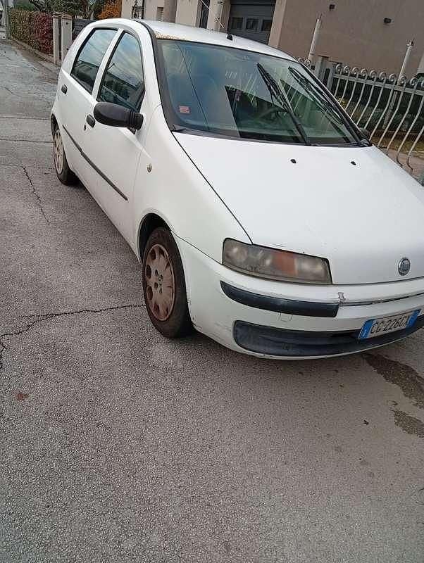 Usata Fiat Punto 60 CV (44 kW) 2000 Berlina