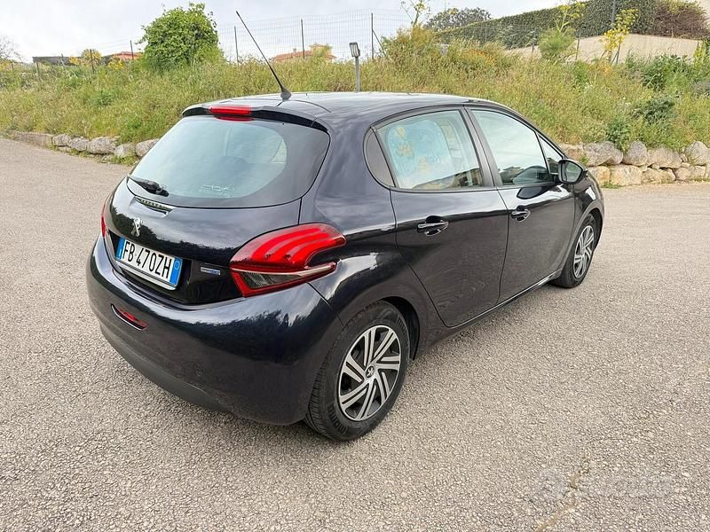 Usata Peugeot 208 75 CV (55 kW) 2016 Utilitaria