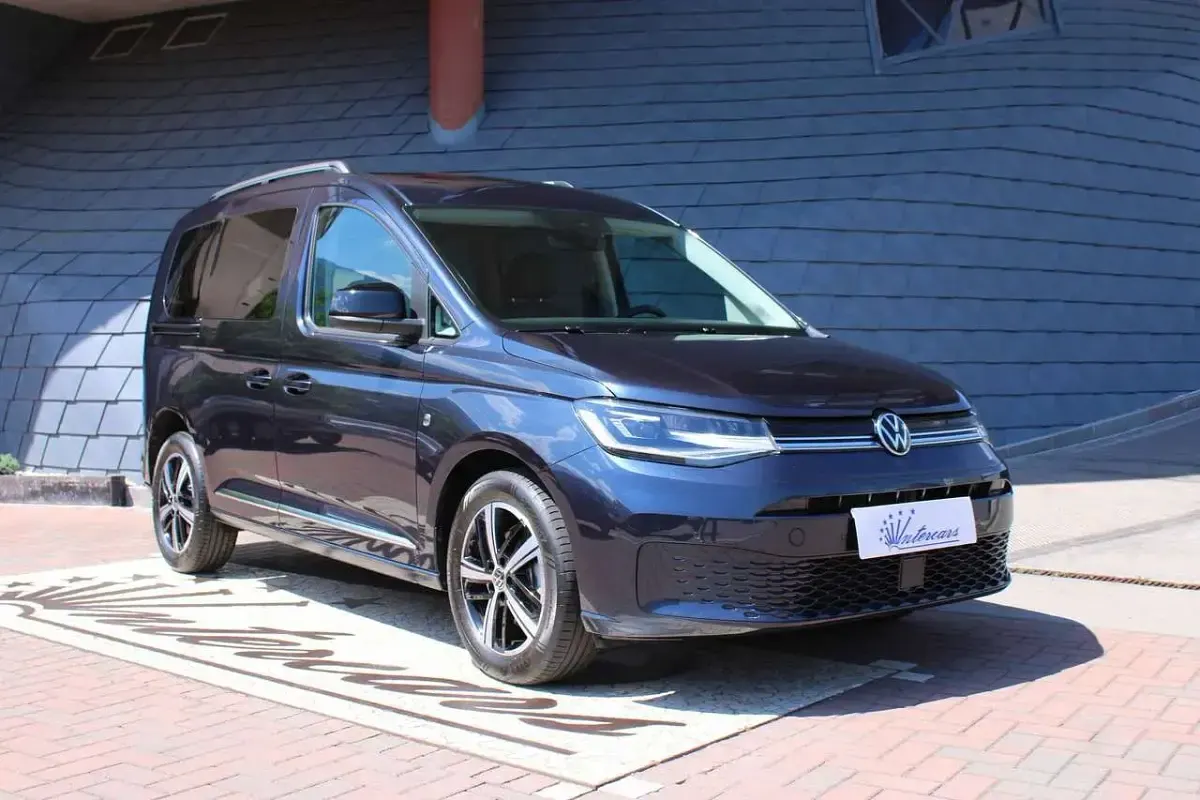 Usata VW Caddy Style 114 CV (83 kW) 2024 Blu/azzurro Monovolume