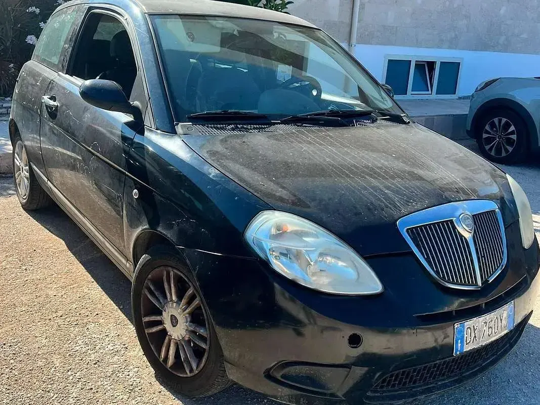 Usata Lancia Ypsilon 90 CV (66 kW) 2009 Nero Utilitaria
