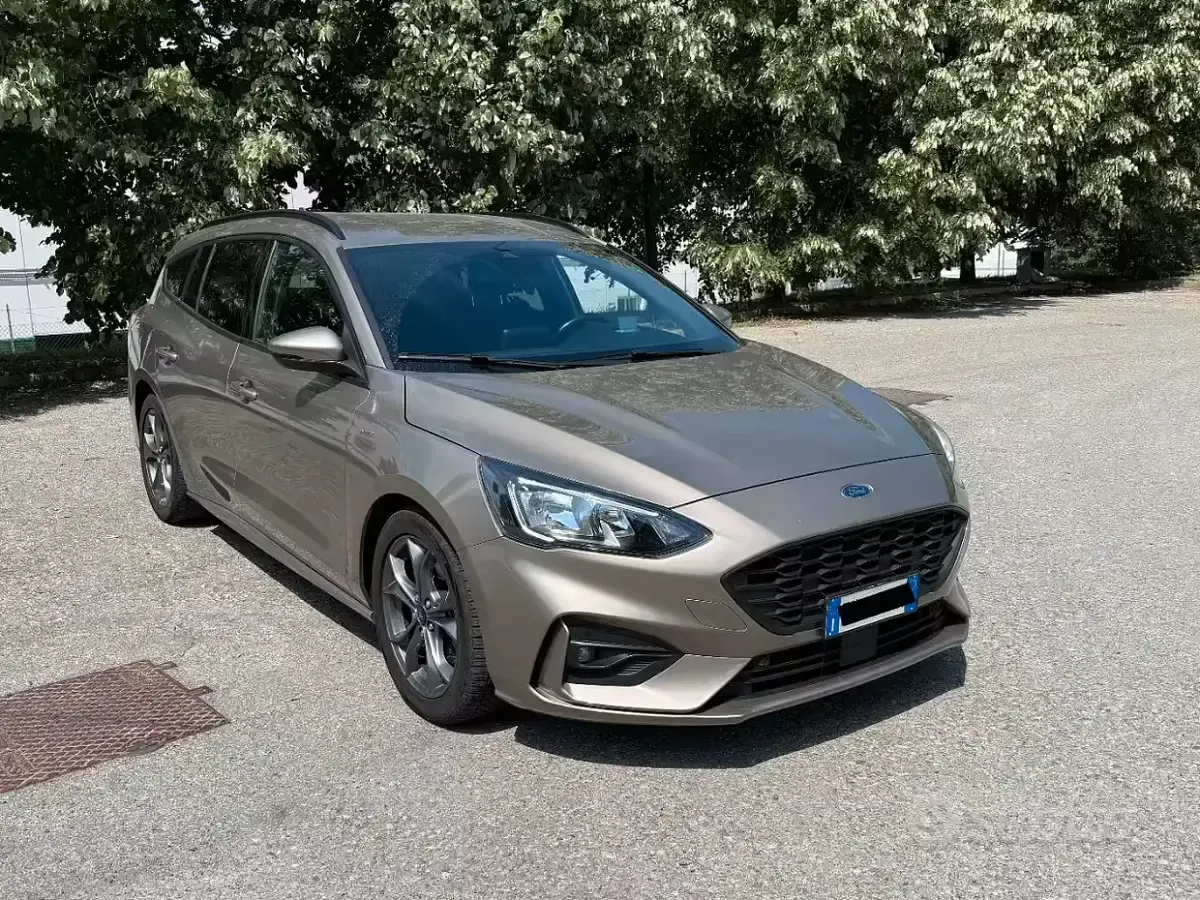 Usata Ford Focus ST 120 CV (88 kW) 2019 Marrone Station wagon