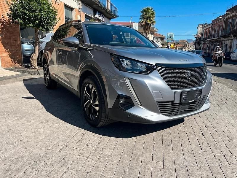 Usata Peugeot 2008 Allure 101 CV (74 kW) 2020 Grigio SUV
