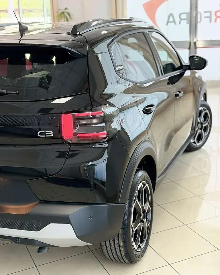 Nuova Citroën C3 PureTech 101 CV (74 kW) 2026 Night black SUV