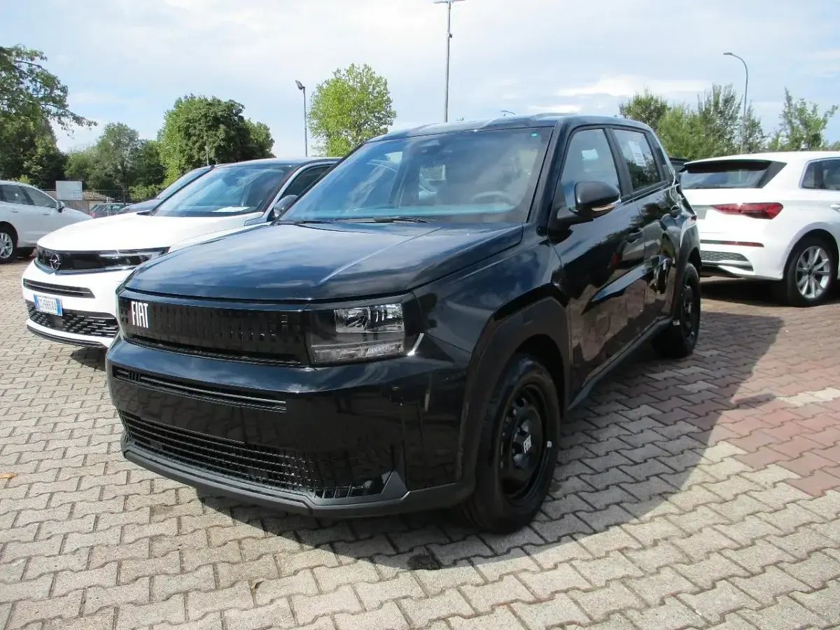 Nuova Fiat Grande Panda Pop 100 CV (73 kW) 2026 Viola Utilitaria