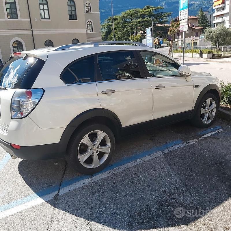 Usata 2011 Chevrolet Captiva LTZ SUV | 6500 € (Cara) - Immagine 1/4