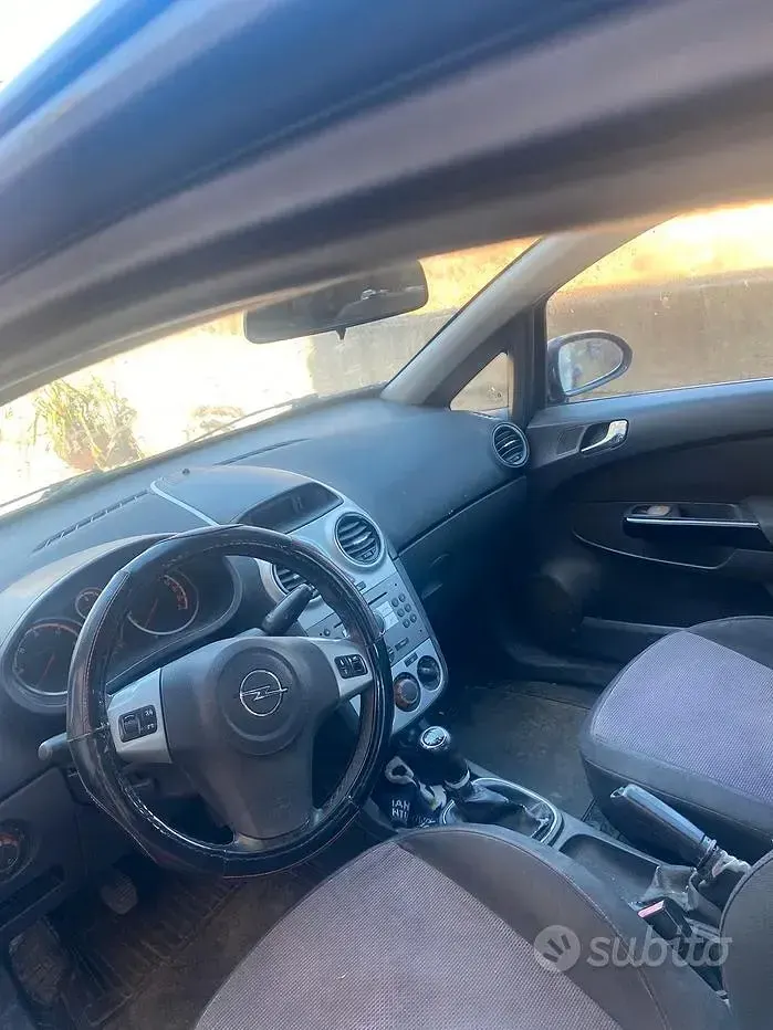 Usata Opel Corsa 45 CV (33 kW) 2009 Nero Utilitaria