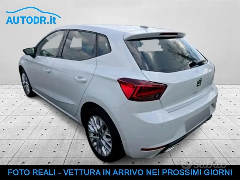 Usata Seat Ibiza FR 90 CV (66 kW) 2023 Bianco ghiaccio met. Utilitaria
