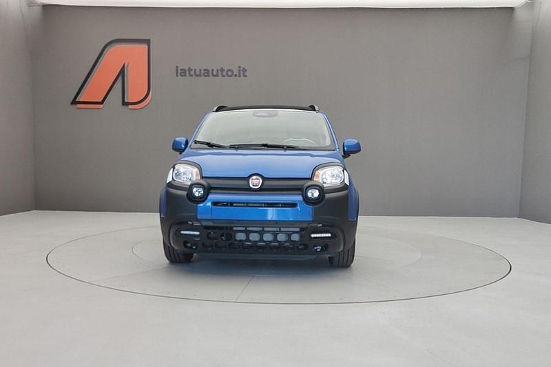 Usata Fiat Panda Cross 70 CV (51 kW) 2024 Blu italia / tetto nero Utilitaria