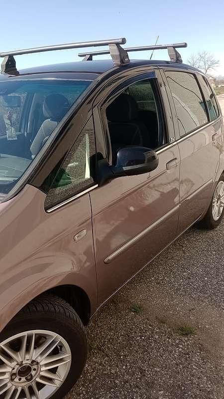 Usata Lancia Musa 120 CV (88 kW) 2011 Monovolume