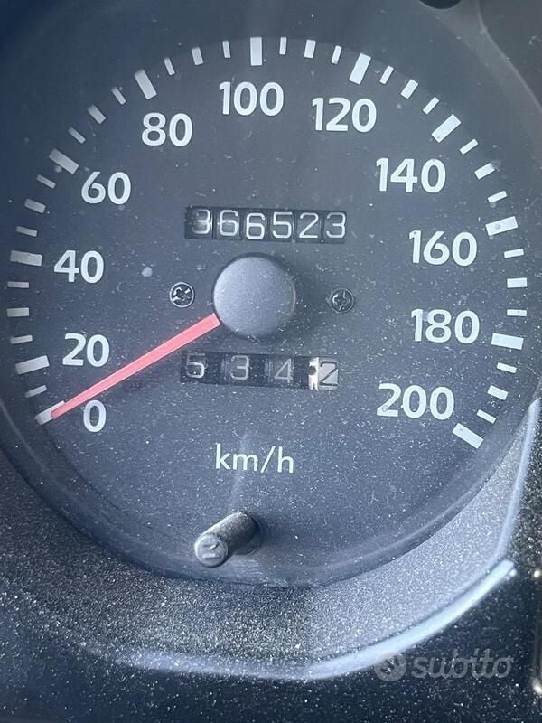 Usata Hyundai Galloper 100 CV (73 kW) 1999 Grigio SUV