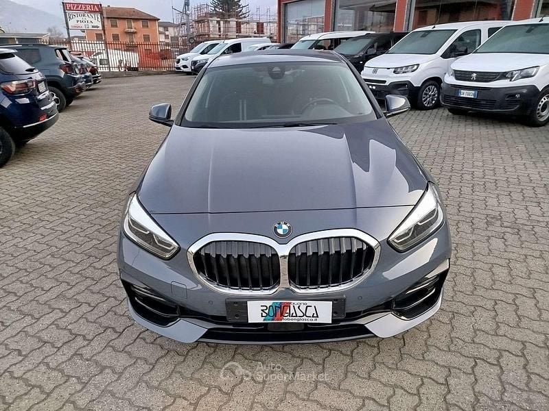 Usata BMW 118 Sport Line 136 CV (100 kW) 2022 Grigio Utilitaria