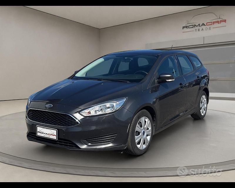 Usata Ford Focus 120 CV (88 kW) 2017 Grigio met Station wagon