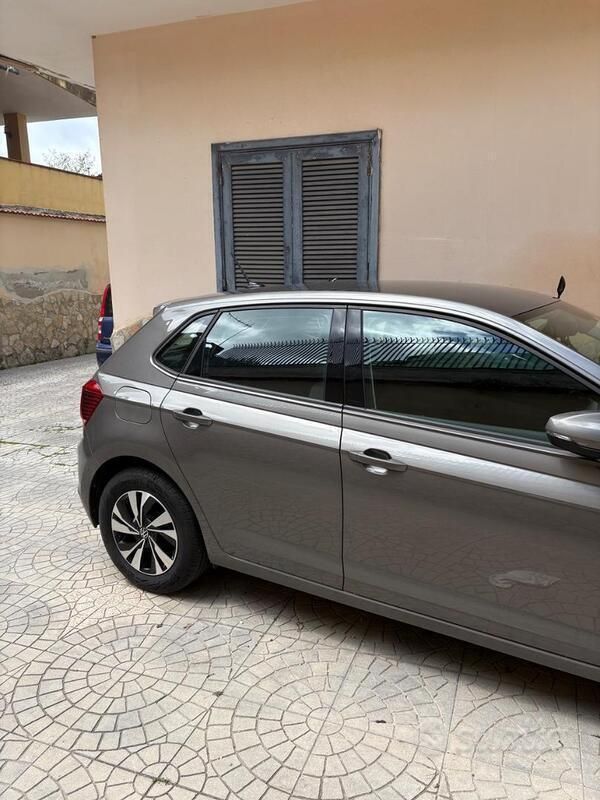 Usata VW Polo 95 CV (69 kW) 2021 Grigio Utilitaria