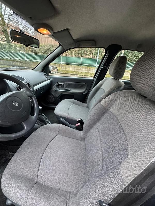 Usata Renault Clio II 2005 Grigio Utilitaria