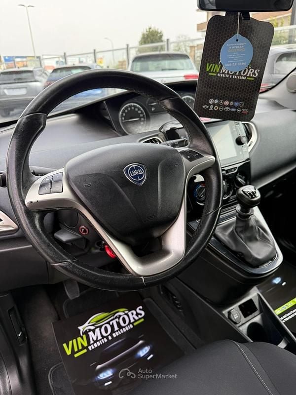 Usata Lancia Ypsilon 69 CV (50 kW) 2021 Nero Utilitaria