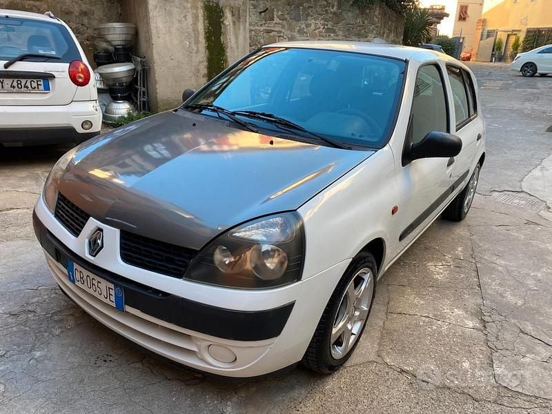 Usata Renault Clio II Expression+ 65 CV (47 kW) 2002 Bianco Berlina