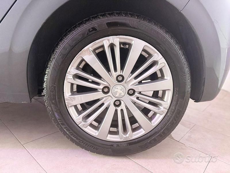 Usata Peugeot 208 Allure 75 CV (55 kW) 2017 Grigio Utilitaria