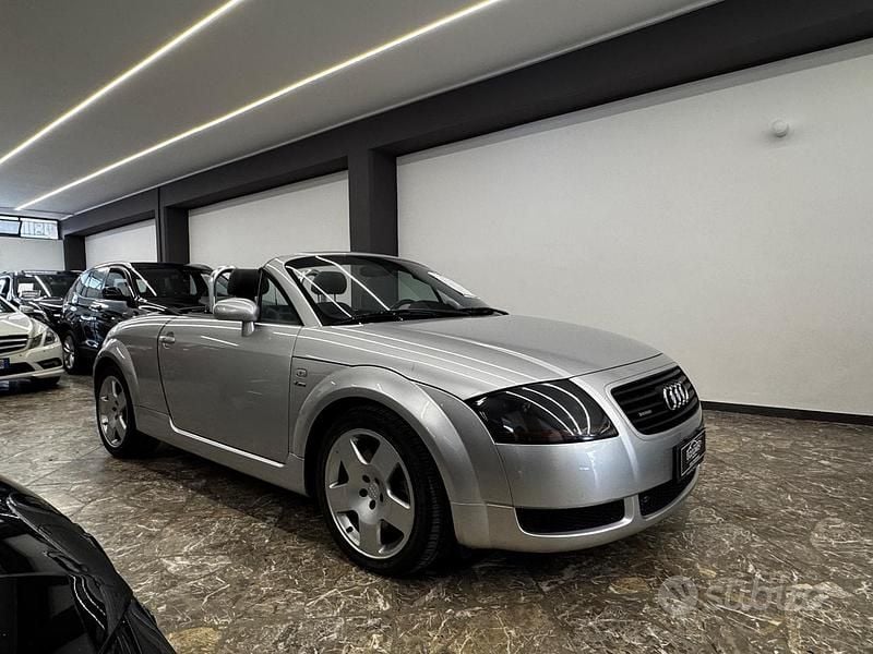 Usata Audi TT Roadster 225 CV (165 kW) 1999 Argento Cabrio