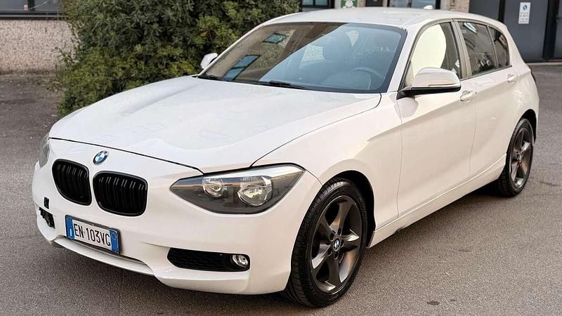 Usata BMW 114 Sport Line 102 CV (75 kW) 2012 Bianco Utilitaria