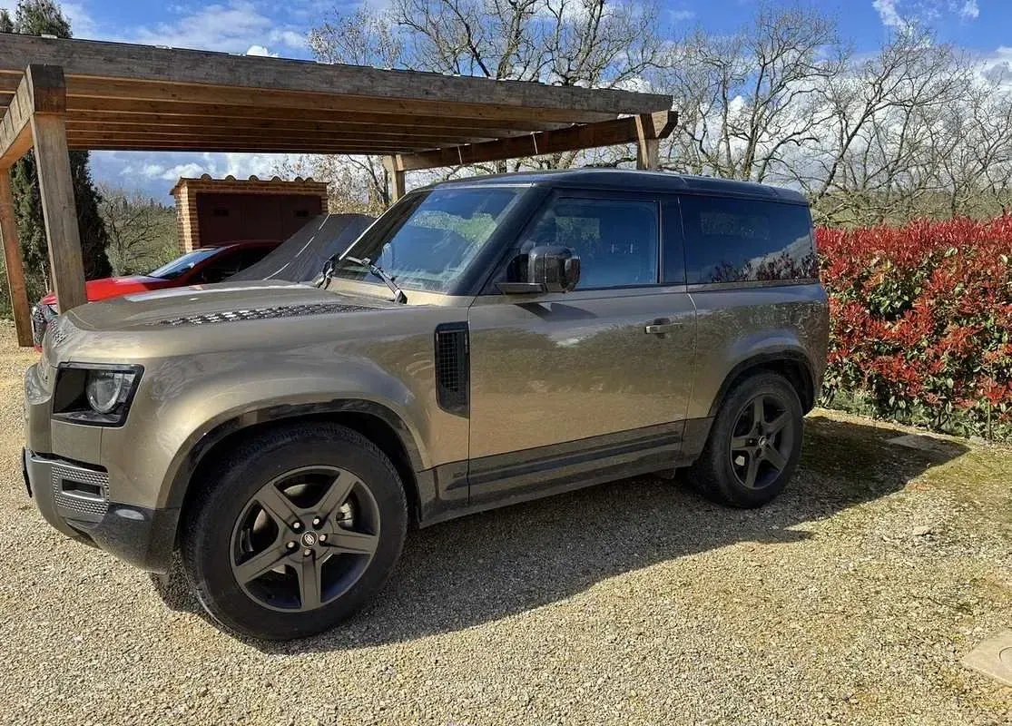 Usata Land Rover Defender SE 200 CV (147 kW) 2022 SUV