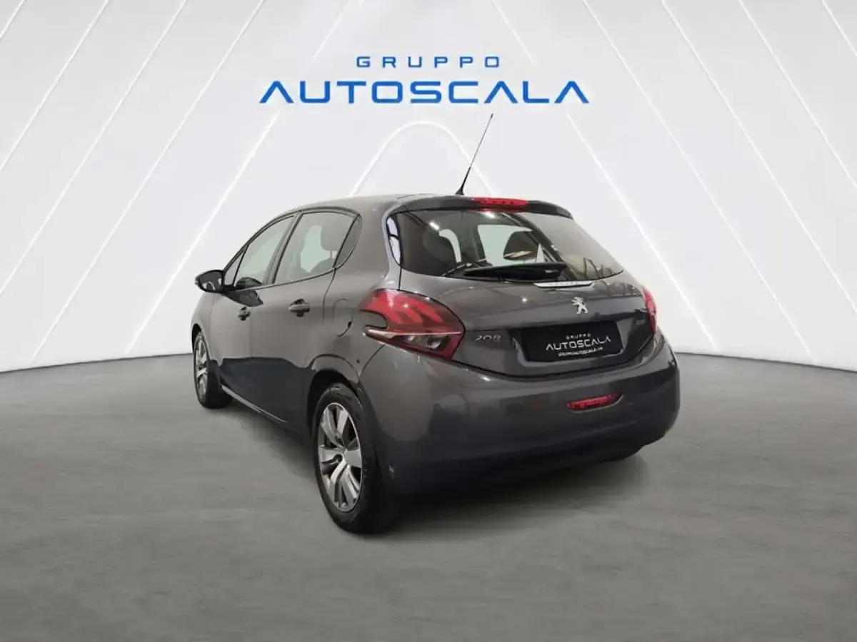 Usata Peugeot 208 Active 75 CV (55 kW) 2015 Grigio shark Utilitaria