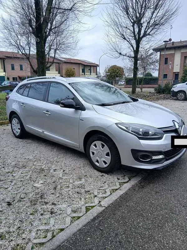 Usata Renault Mégane GrandTour LIMITED 110 CV (80 kW) 2016 Grigio Station wagon