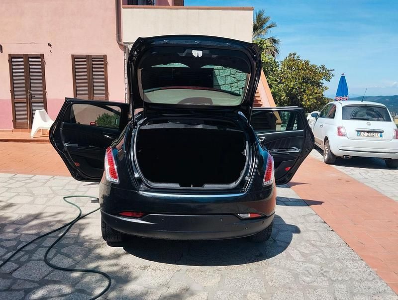 Usata Lancia 2000 165 CV (121 kW) 2010 Nero Berlina