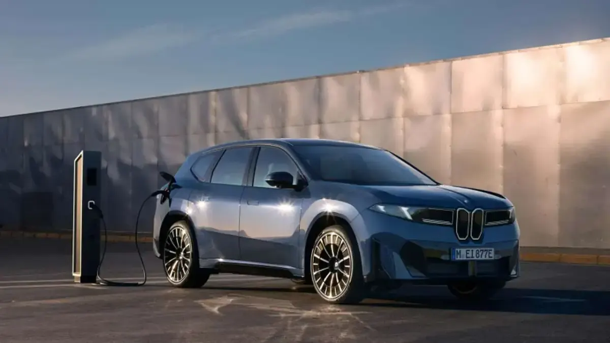 Nuova BMW iX3 100 kW (136 CV) 2026 Argento SUV