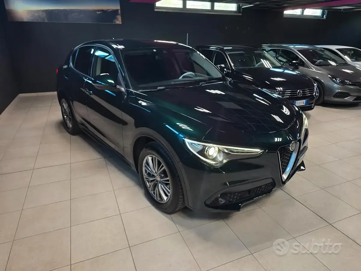 Usata Alfa Romeo Stelvio Business 160 CV (117 kW) 2020 Verde SUV