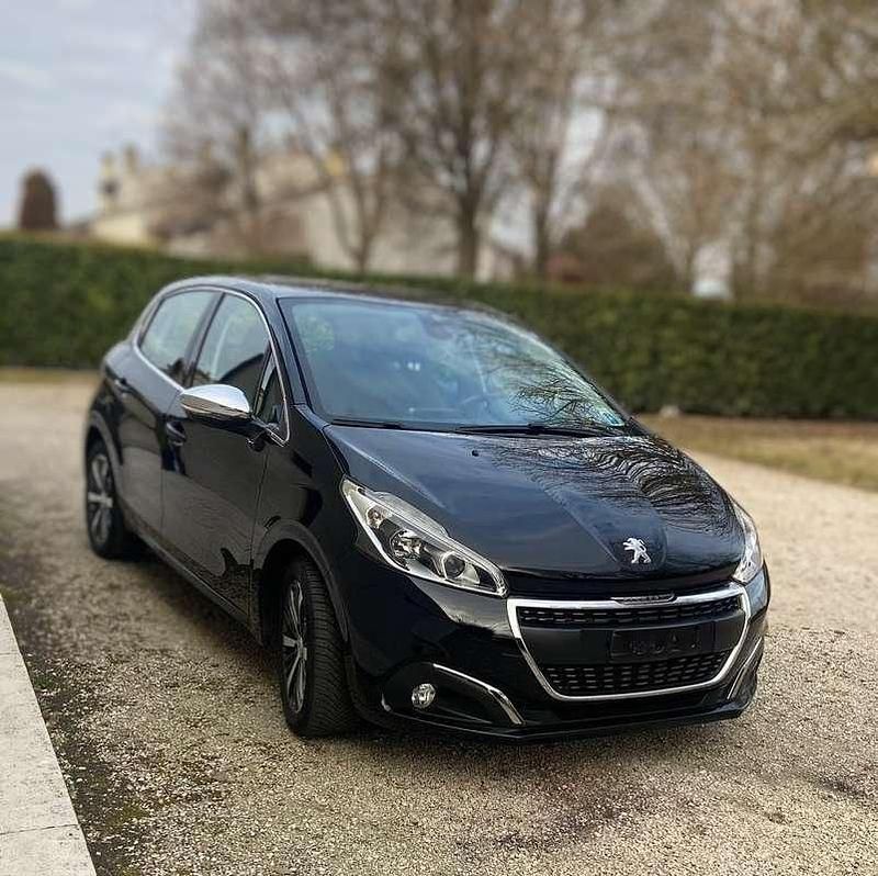 Usata Peugeot 208 Allure 75 CV (55 kW) 2017 Utilitaria