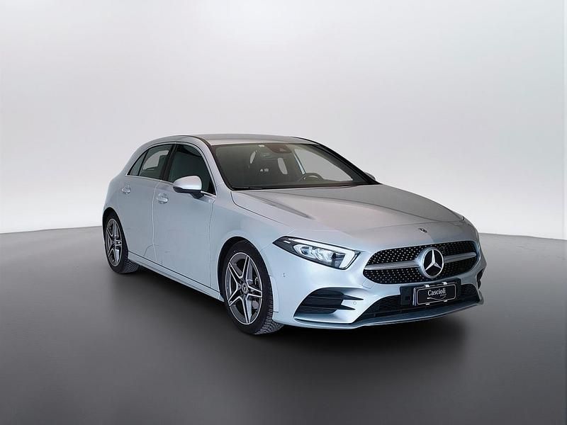 Usata Mercedes A180 Premium 116 CV (85 kW) 2022 Argento Berlina
