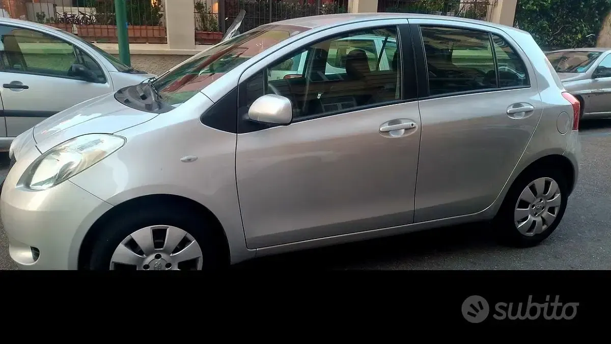 Usata Toyota Yaris 65 CV (47 kW) 2008 Grigio Utilitaria