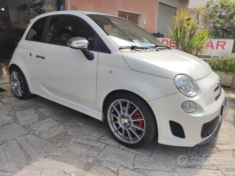 Bianco Usata 2014 Abarth 500 Custom Due volumi | 10.900 € (Buon prezzo) - Immagine 1/4