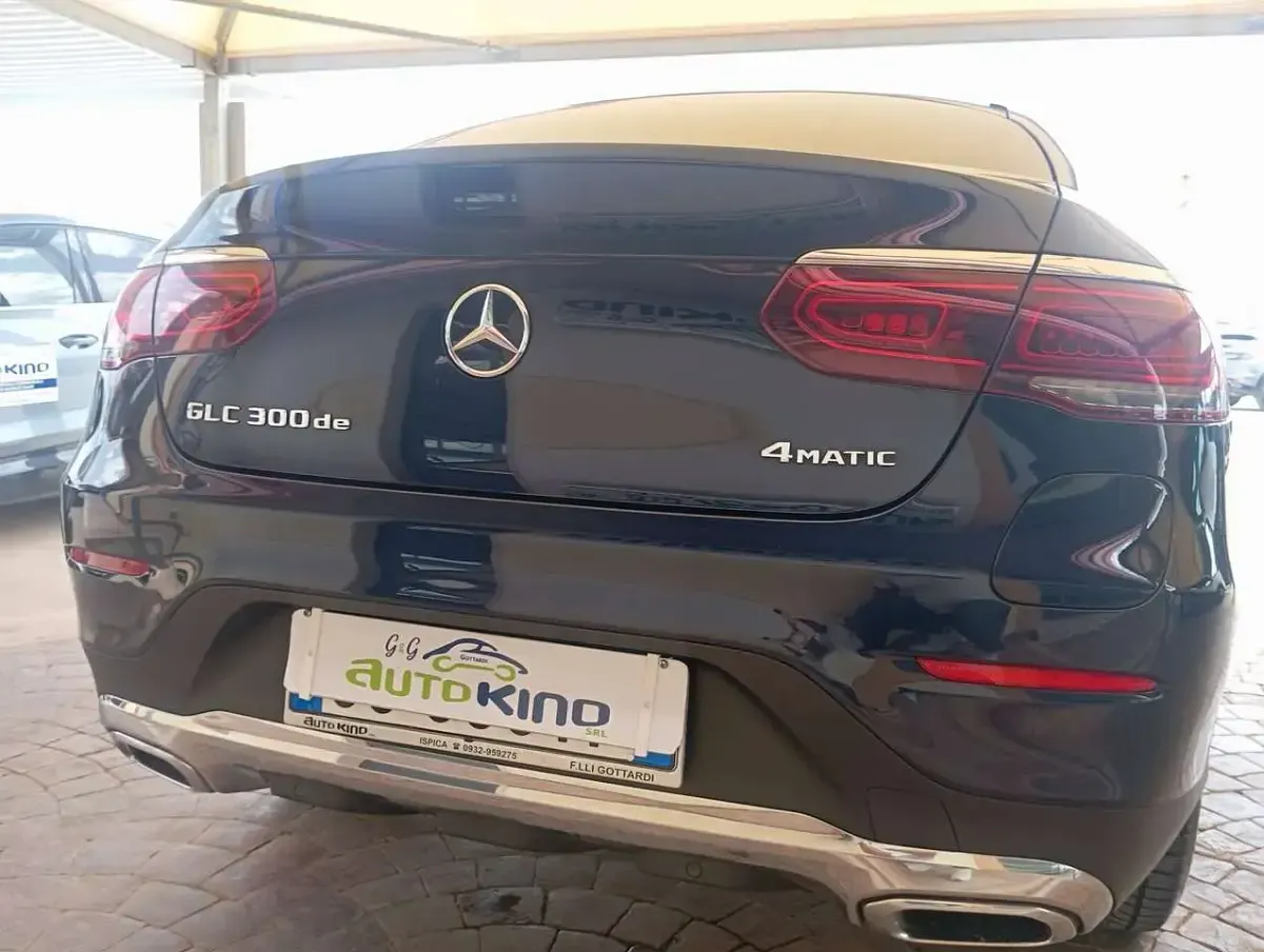Usata Mercedes GLC300 Business 194 CV (142 kW) 2022 Blu montecarlo SUV