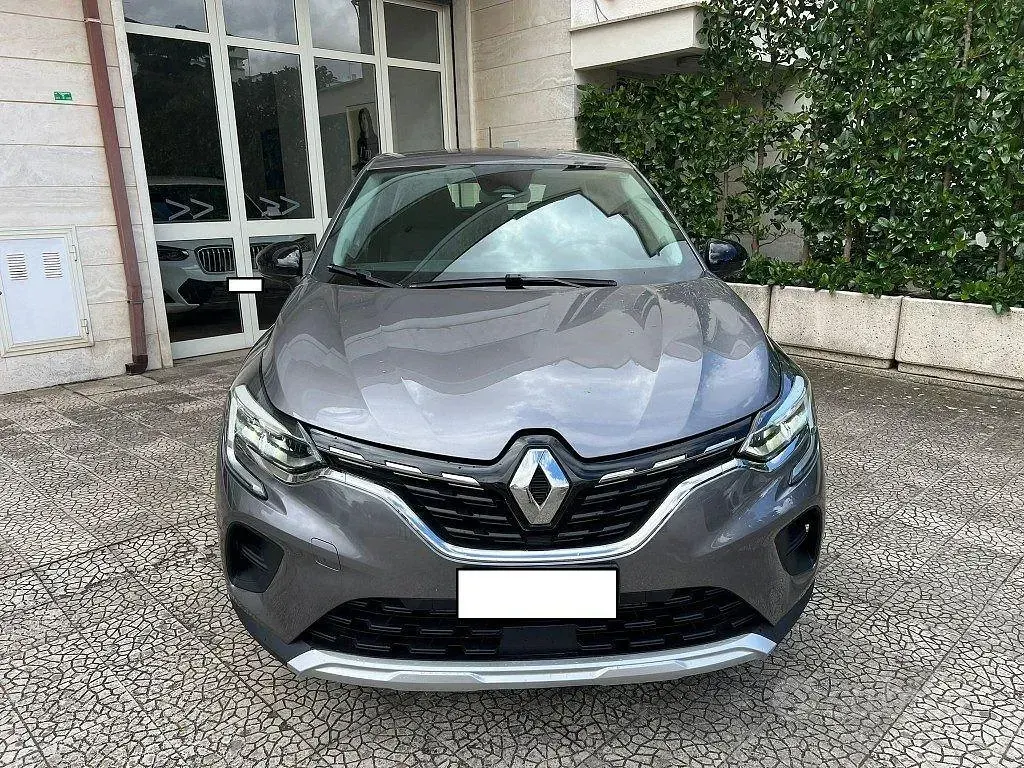 Usata Renault Captur 116 CV (85 kW) 2021 Grigio SUV