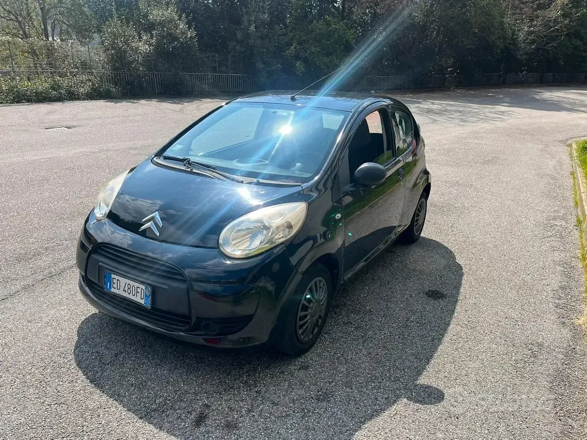 Gebraucht Citroën C1 68 PS (50 kW) 2010 Schwarz Kleinwagen