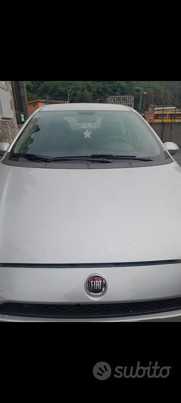 Usata Fiat Grande Punto 77 CV (56 kW) 2016 Grigio Utilitaria