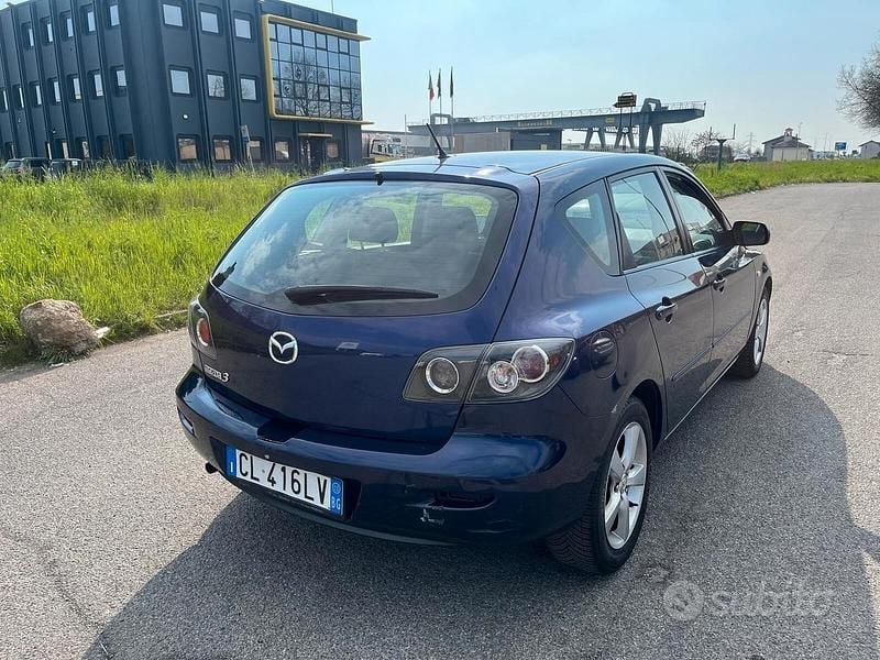 Usata Mazda 3 105 CV (77 kW) 2003 Blu Berlina