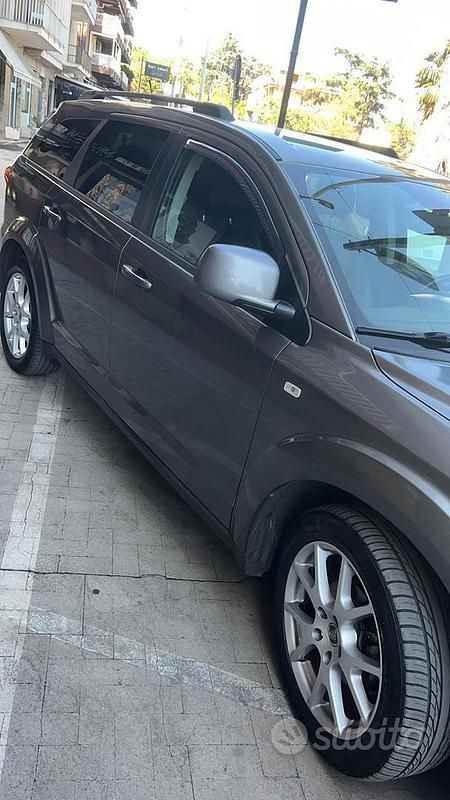 Usata 2012 Fiat Freemont SUV | 6999 € (Buon prezzo) - Immagine 1/4