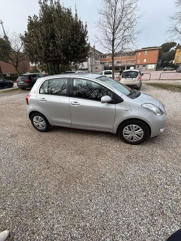 Usata Toyota Yaris 69 CV (50 kW) 2007 Utilitaria