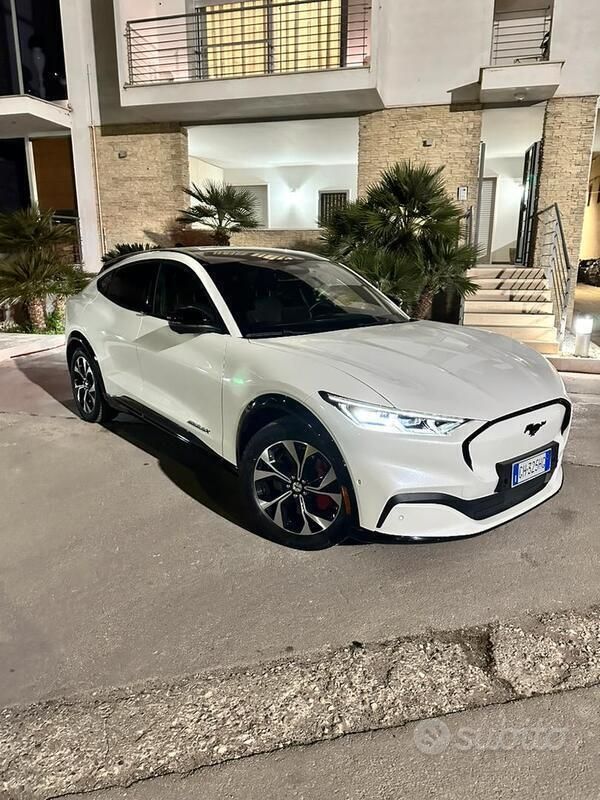 Usata Ford Mustang Mach-E 258 kW (351 CV) 2021 Bianco SUV