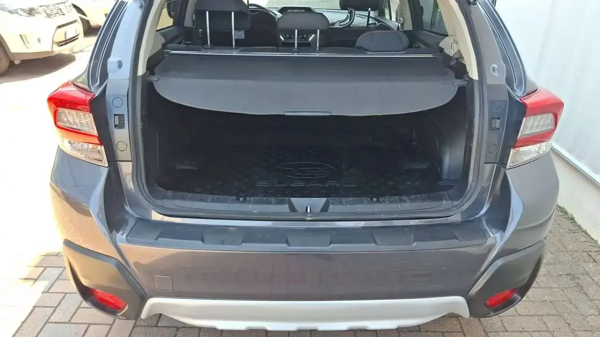 Usata Subaru XV 114 CV (83 kW) 2023 Grigio londra SUV