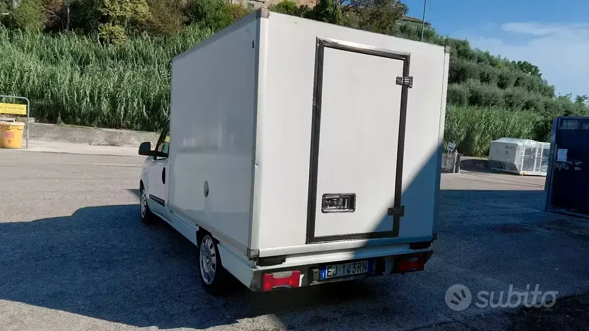 Usata Fiat Doblò Dynamic 105 CV (77 kW) 2011 Bianco Monovolume
