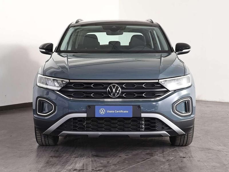 Usata VW T-Roc Life 150 CV (110 kW) 2024 Petroleum blue nero SUV