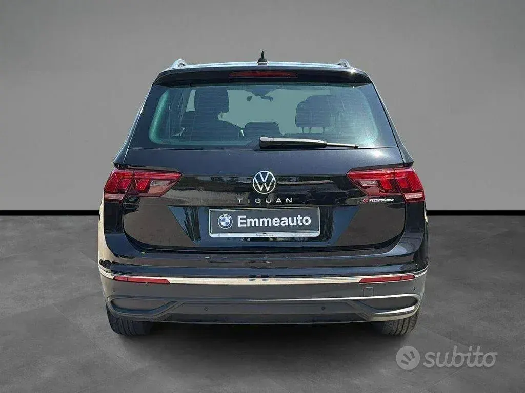 Usata VW Tiguan Life 150 CV (110 kW) 2022 Nero SUV
