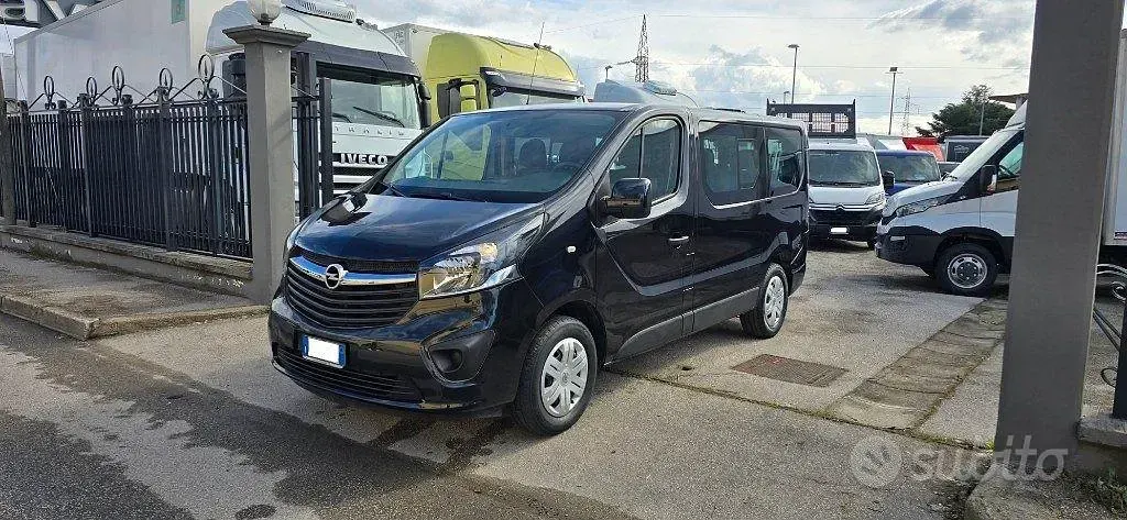 Usata Opel Vivaro S 120 CV (88 kW) 2018 Nero Monovolume