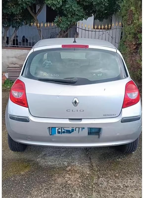 Usata Renault Clio II 75 CV (55 kW) 2006 Grigio Utilitaria