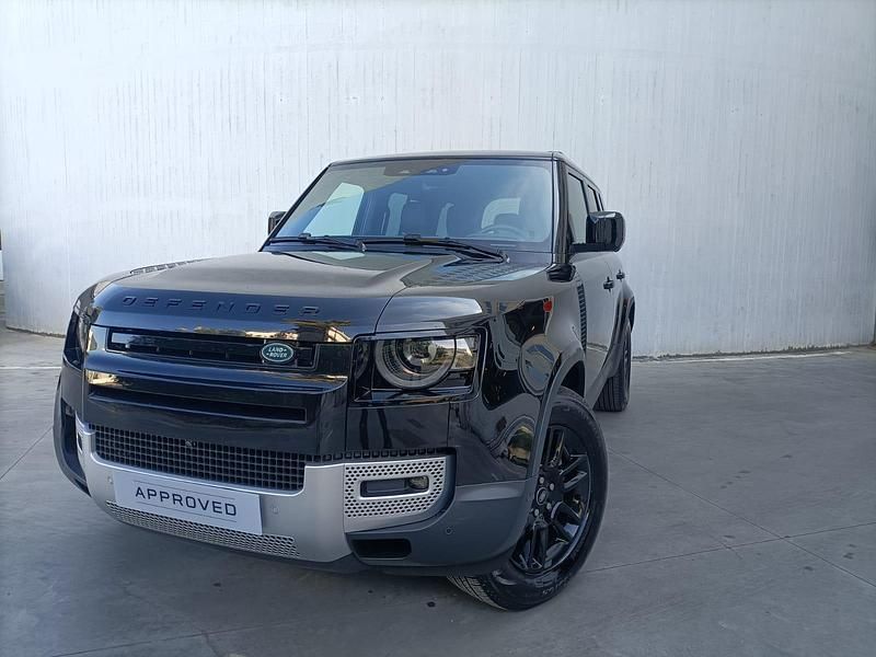 Usata Land Rover Defender SE 200 CV (147 kW) 2023 Santorini black SUV